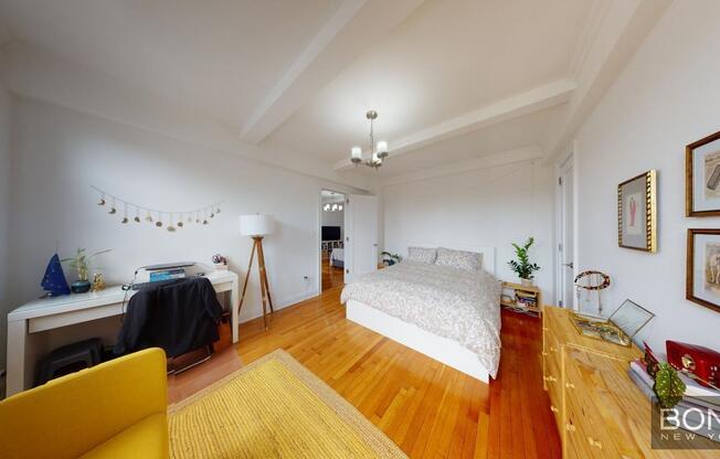 114 W 86th st