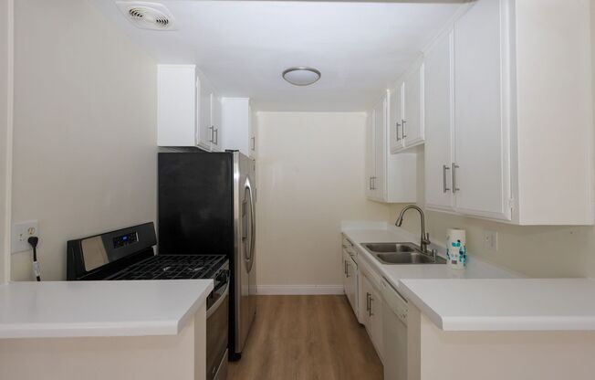 1 bed, 1 bath, $2,195, Unit 07