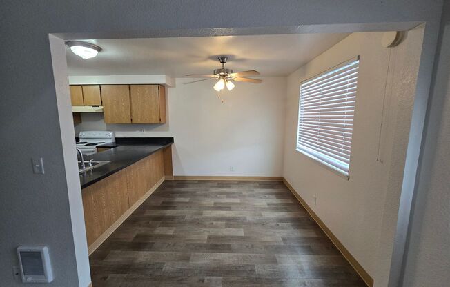 2 beds, 1 bath, 875 sqft, $1,325, Unit 127-33