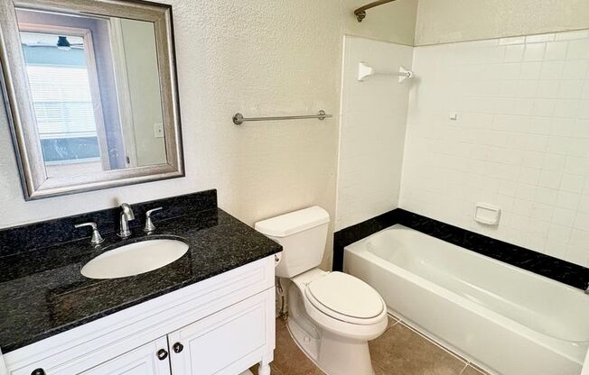 1 bed, 1 bath, 650 sqft, $1,270, Unit 2550 N. Alafaya Trail 6207