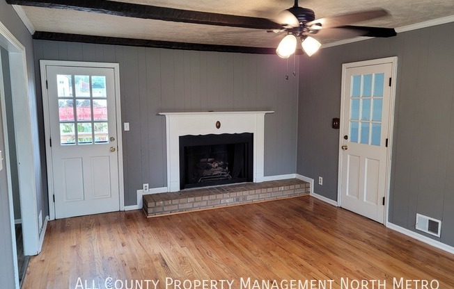 2270 MDW WOOD CT