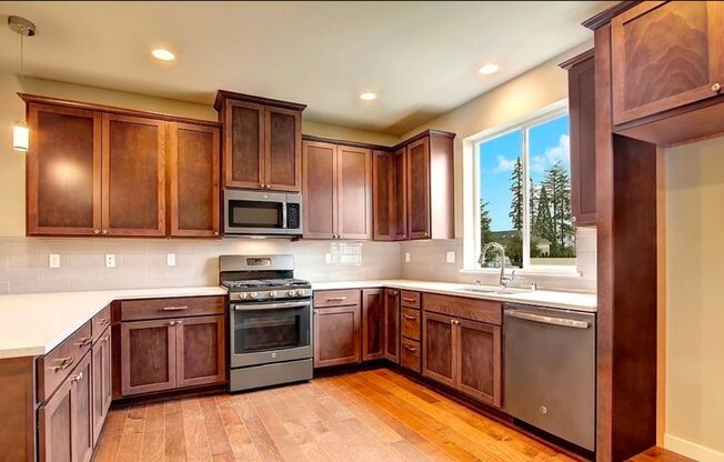 Spacious 3BD/2.5BA Townhouse in Edmonds!