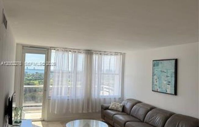 2 beds, 2 baths, 1,040 sqft, $3,600, Unit 5700 Collins Ave # 15H
