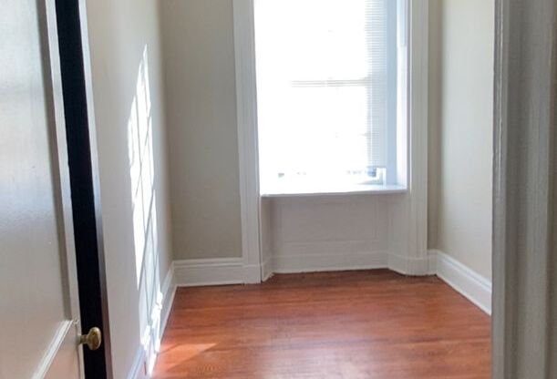 1 bed, 1 bath, 750 sqft, $1,250, Unit D