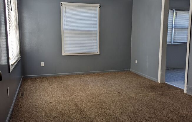 3 beds, 1 bath, $1,225