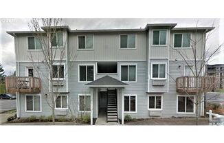 2 bdrm, 1.5 ba, two story upper condo with personal  washer/dryer, parking & balcony