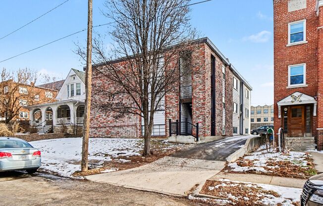 3921 Wyandotte