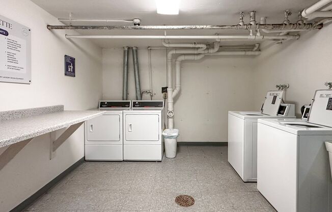 2 beds, 1 bath, 878 sqft, $1,449, Unit 4613-08