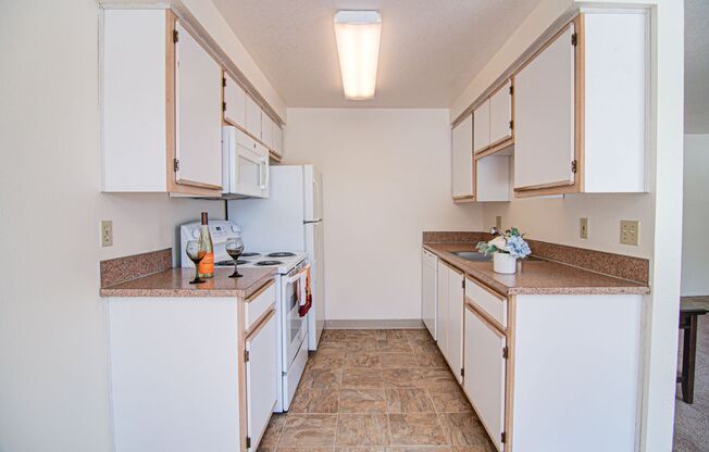 #840 SOUTH POINTE APARTMENTS