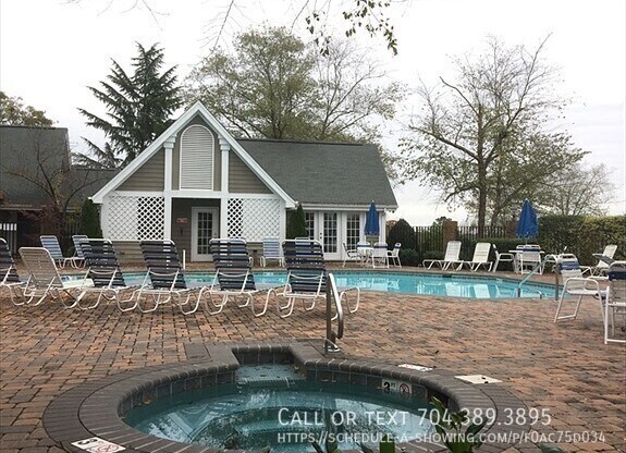 8216 Legare Ct