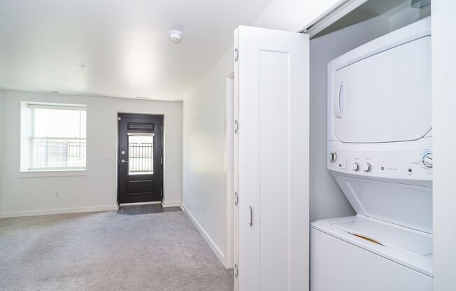 1 bed, 1 bath, 811 sqft, $1,310, Unit 907-102