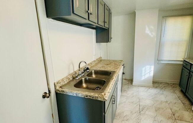 2 beds, 1.5 baths, $1,500