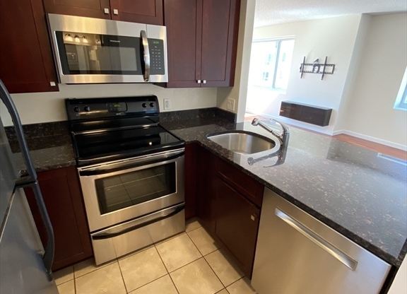 2 beds, 2 baths, 1,067 sqft, $3,850, Unit 809