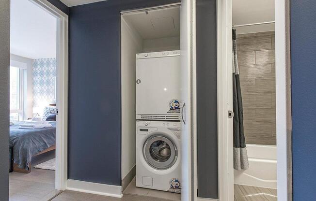 1 bed, 1.5 baths, $6,925, Unit 25S