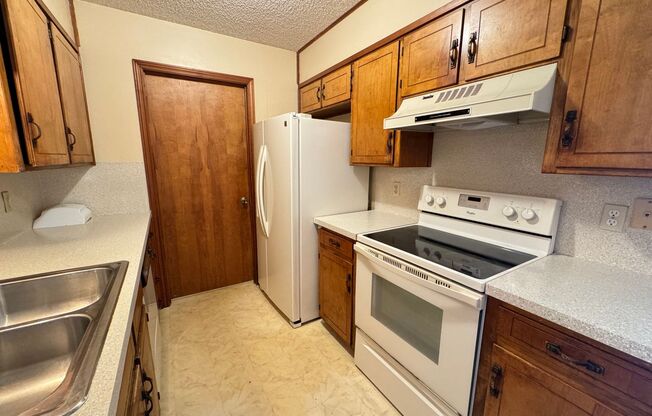 2 beds, 1 bath, $1,000