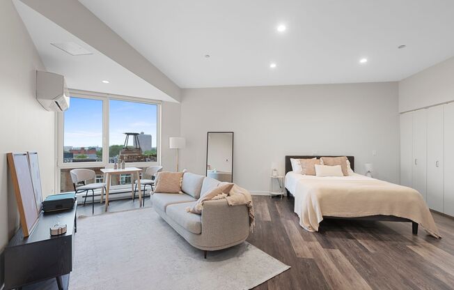 Studio, 1 bath, 681 sqft, $2,365, Unit 512