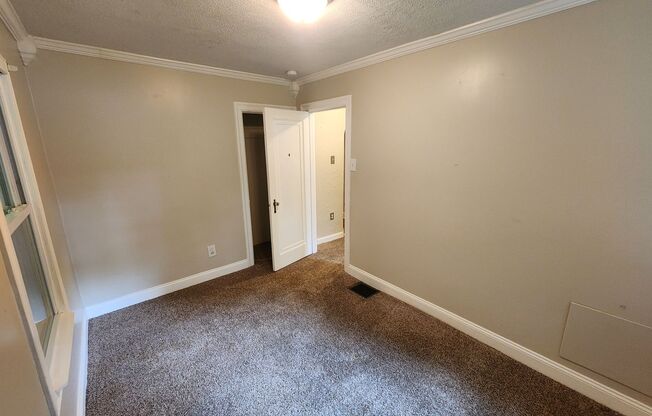 3 beds, 1 bath, $1,295