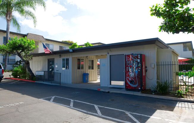 2 beds, 1 bath, 950 sqft, $2,195, Unit 070