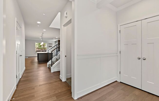 4-Bed, 2.5-Bath Beautiful Home in Shoreline — 2 Car Garage w/ EV Charging, A/C, Top-Rated Schools, Nearby Walking Trails