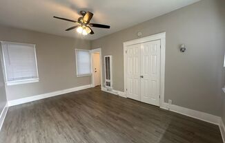 Studio, 1 bath, 332 sqft, $1,355, Unit 06