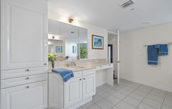 3 beds, 3 baths, 2,500 sqft, $16,000, Unit Off Season