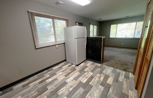 2 beds, 1 bath, $1,000