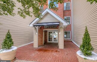 2 beds, 2 baths, $2,450