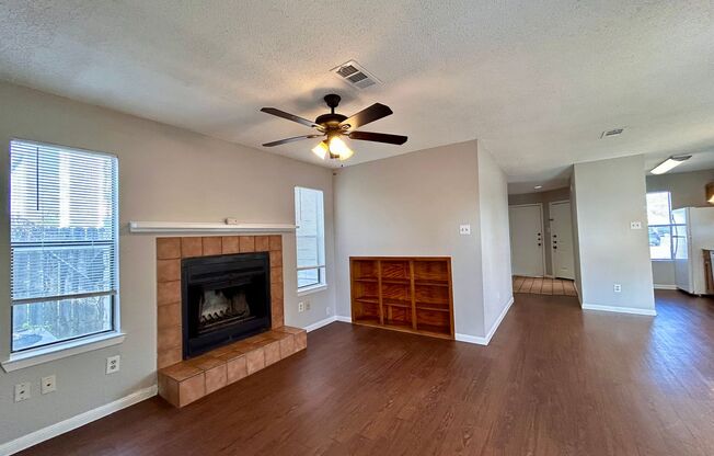 3 beds, 2.5 baths, 1,182 sqft, $1,650, Unit A