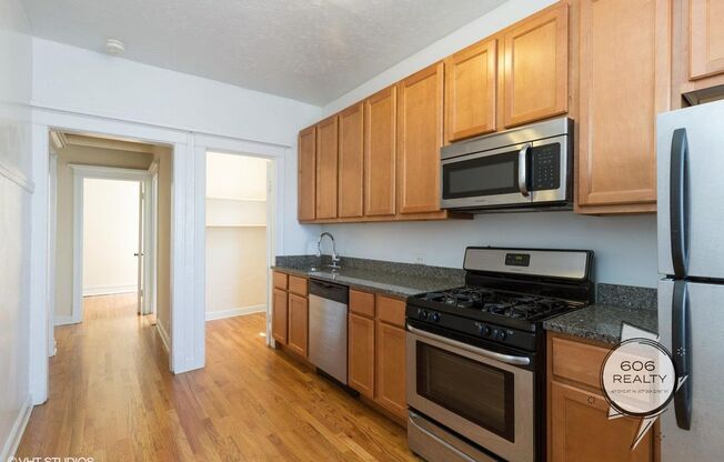 Jumbo Bronzeville Apts!