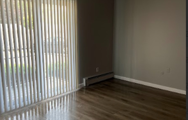 1 bed, 1 bath, 730 sqft, $999, Unit Unit 7