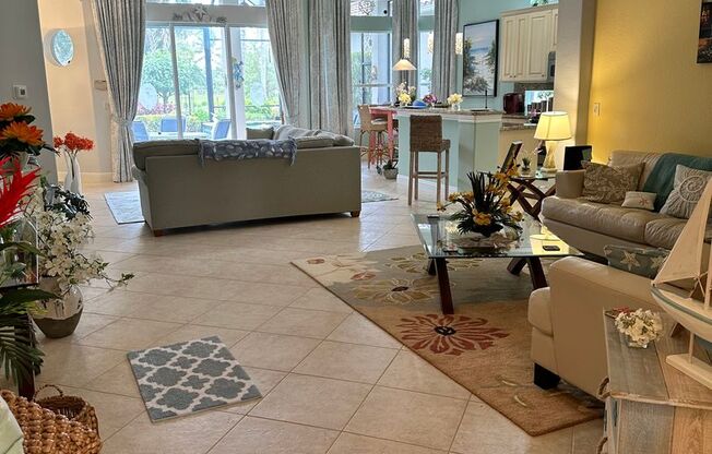 Luxury Coach Home with Pool in Fiddlers Creek