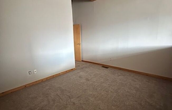 2 beds, 1.5 baths, 1,330 sqft, $1,775, Unit 440