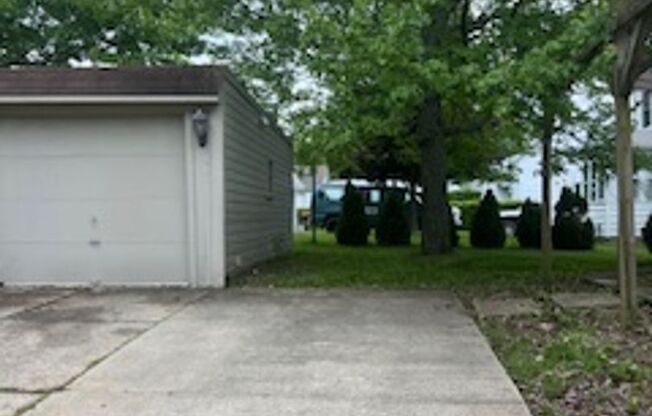 Welcome to 871 E 232nd St