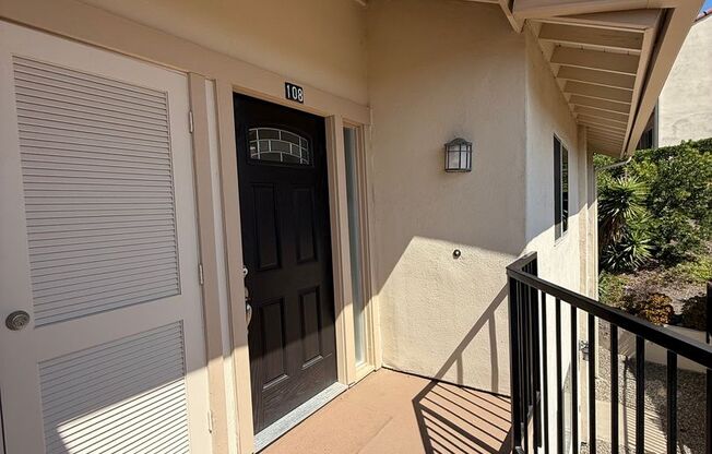 Beautiful Updated 2Br/2/Ba + Den W/ detached 1 Car Carport  Condo in Oaks North - Age 55+
