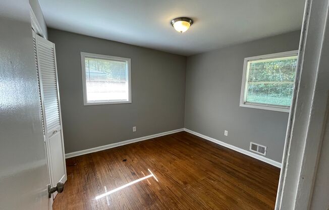 2 beds, 1 bath, $1,095, Unit 774