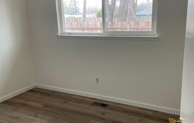 Duplex - Super clean 2 bdrm, 1 bath