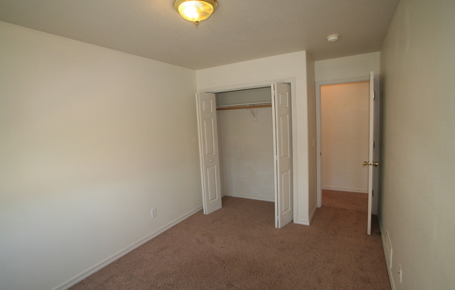 3 beds, 1 bath, 1,088 sqft, $1,600, Unit B