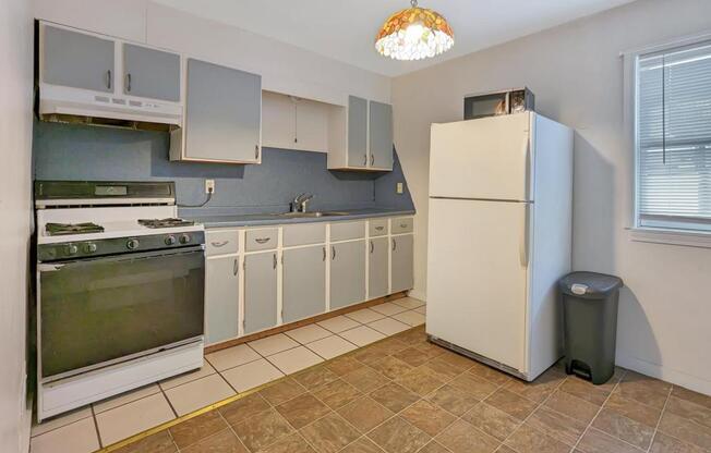 2 beds, 1 bath, 832 sqft, $1,400, Unit # 15201