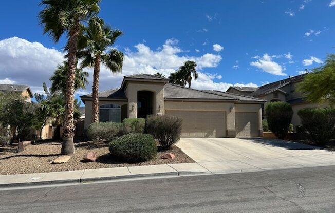Single Story w/ Pool and Spa - Pool Service Inc. 8/1 move in
