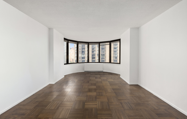 1 bed, 1 bath, 571 sqft, $3,850, Unit 22H