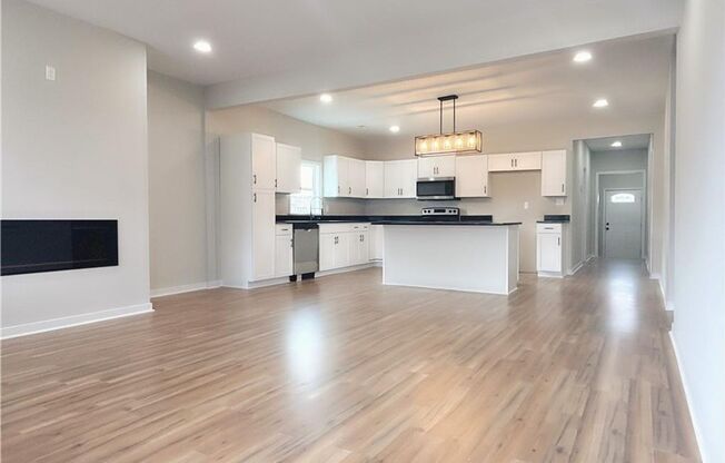 Beautiful Remodeled 4 Bedroom Home in Petersburg