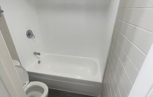 Studio, 1 bath, 336 sqft, $999, Unit D26