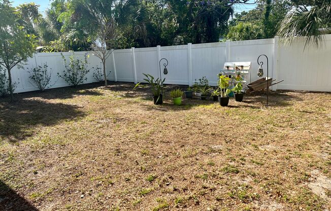 2 Bed/1Bath/1 Car Garage Home