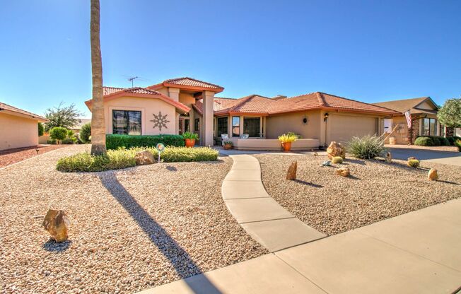 Furnished 2 Bedroom + 1.75 Bathroom + Screened in Patio in Sun City West