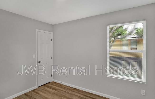 225 17 ST W