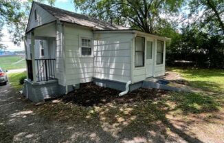 2 beds, 1 bath, $1,650