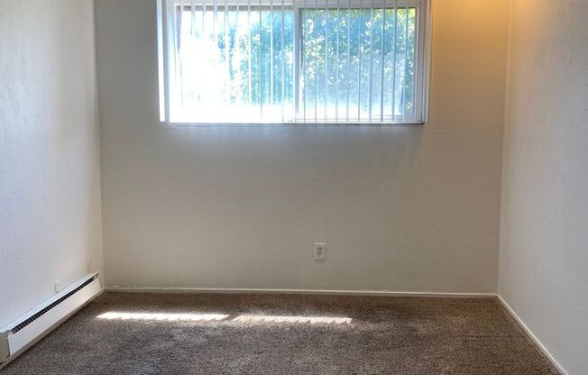 2 beds, 1 bath, 850 sqft, $1,295, Unit 09C