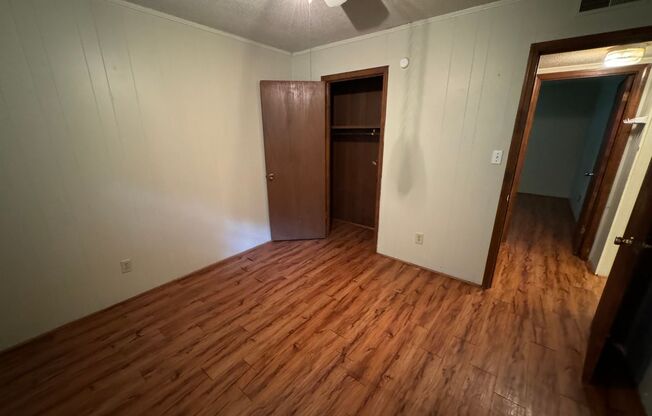 2 beds, 1 bath, 787 sqft, $750