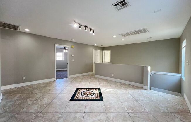 5 beds, 3 baths, $2,400