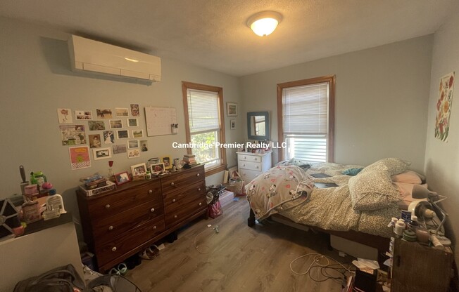 83 89 WEBSTER AVE